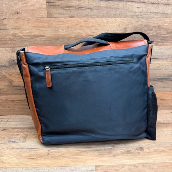 Vintage Wilsons Leather Cross Body Messenger Bag Brown Leather Messenger Bag - Picture 4 of 9